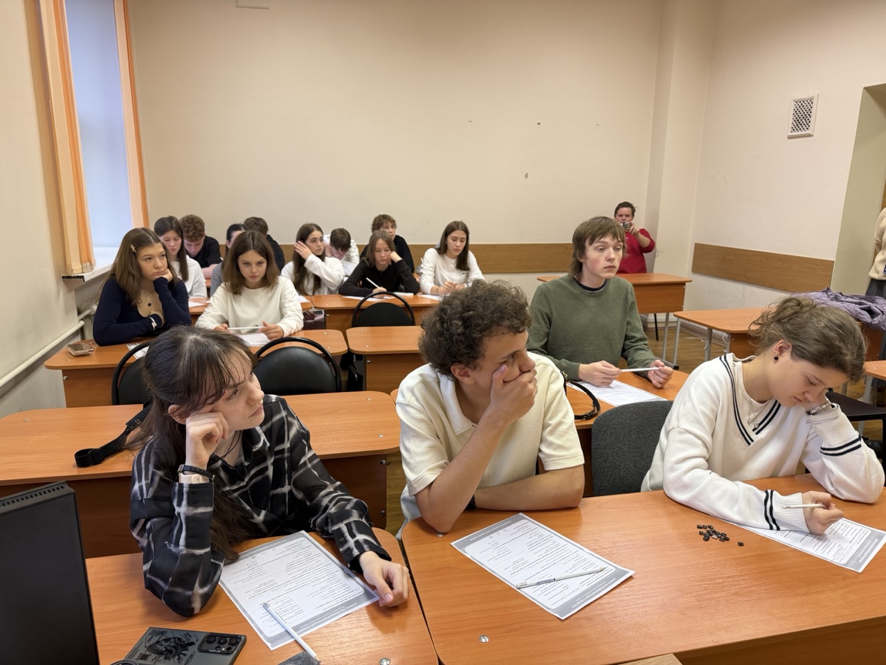 Школьники из Томска посетили РГГУ: увлекательная экскурсия в мир науки и образования
