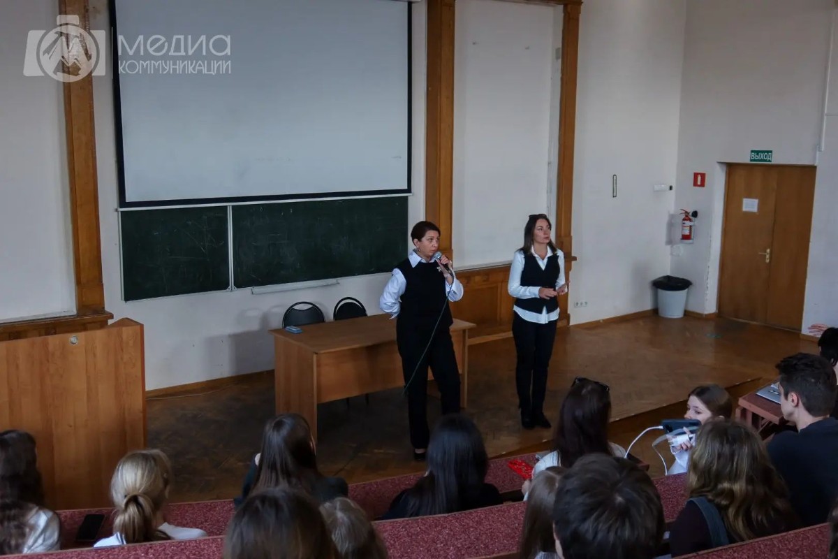 С места — в карьеру: факультет медиакоммуникаций планирует практики с первого курса