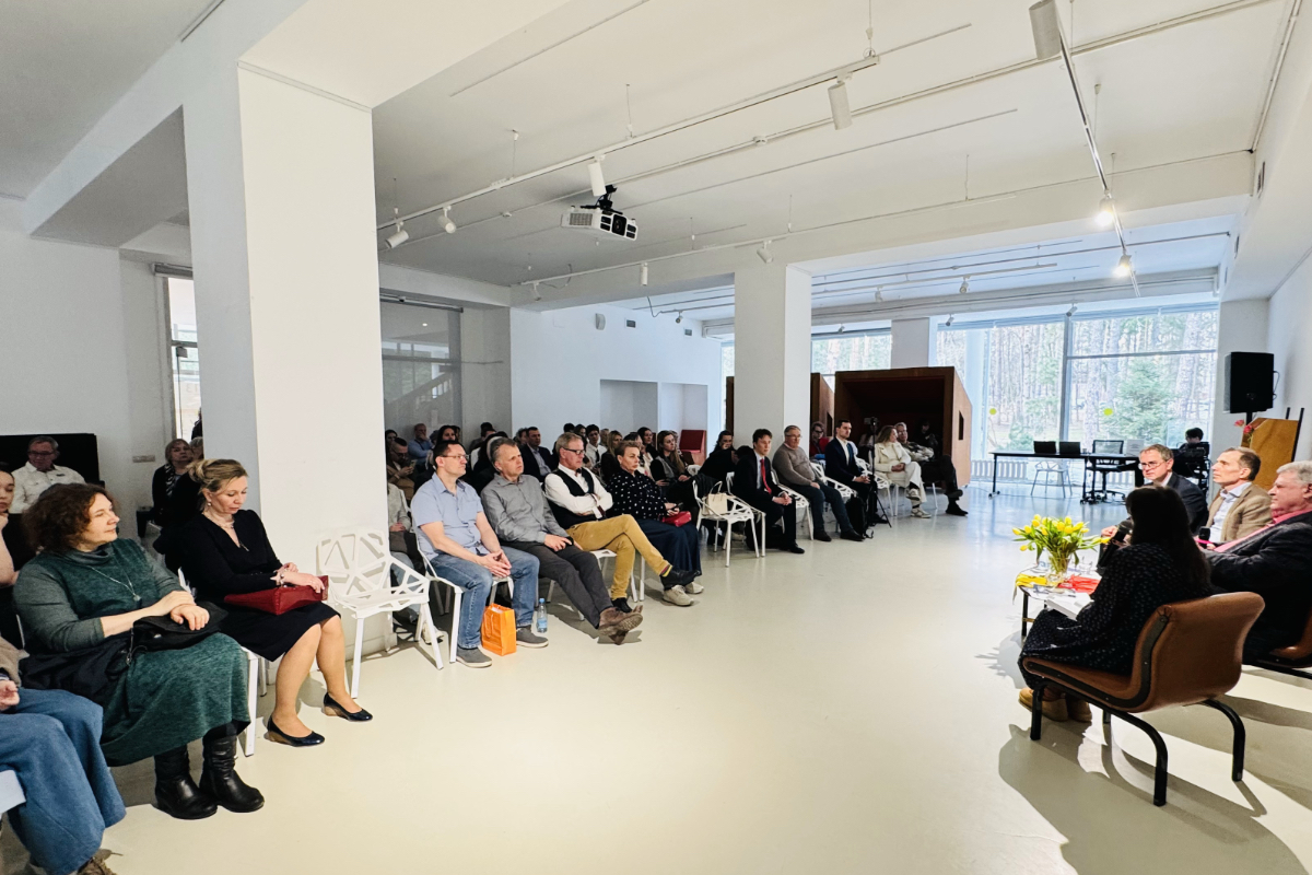 Профессор РГГУ Илья Альтман рассказал о книге «Праведники»