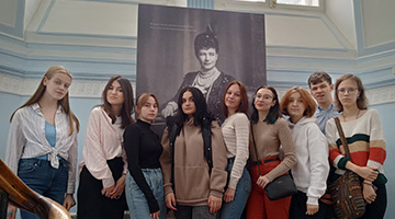 Посещение выставки, посвященной 175-летию со дня рождения императрицы Марии Федоровны, студентами 1 и 2 курса ФАД ИАИ