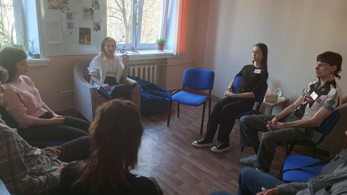 Разрешить себе чувствовать: как прошла вторая встреча из цикла встреч по самопознанию