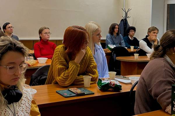Студенты обсудили христианский пацифизм в Средневековой Европе на ридинг–семинаре СНО «Древневековье»