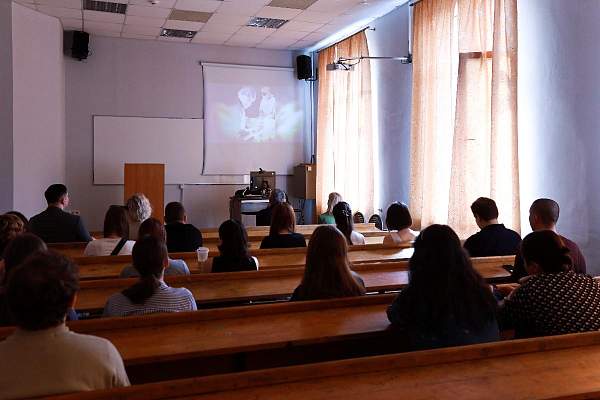 Показ фильмов «Позывной «ДОК» и «Мама, не плачь» в рамках кинофестиваля «День Победы»