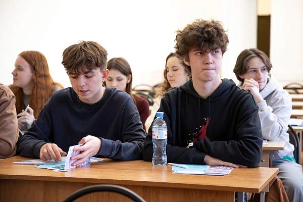 Профориентация в действии: ученики Гимназии №2 г. Красногорска в РГГУ