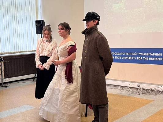 Ученики Предуниверсария РГГУ представили театральную хронику трёх веков: от Тургенева до Пресняковых
