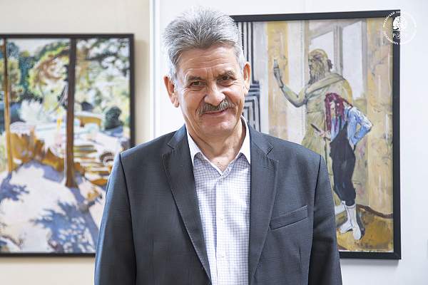 «Охотник за временем»: в РГГУ открылась выставка к юбилею художника Геннадия Животова   