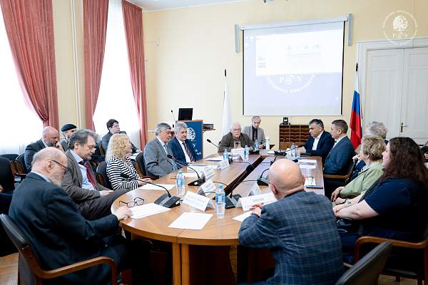Специальный представитель Президента РФ по Афганистану Замир Кабулов посетил РГГУ 