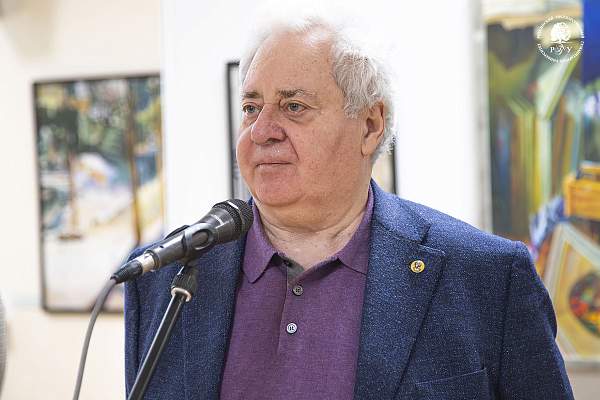 «Охотник за временем»: в РГГУ открылась выставка к юбилею художника Геннадия Животова   
