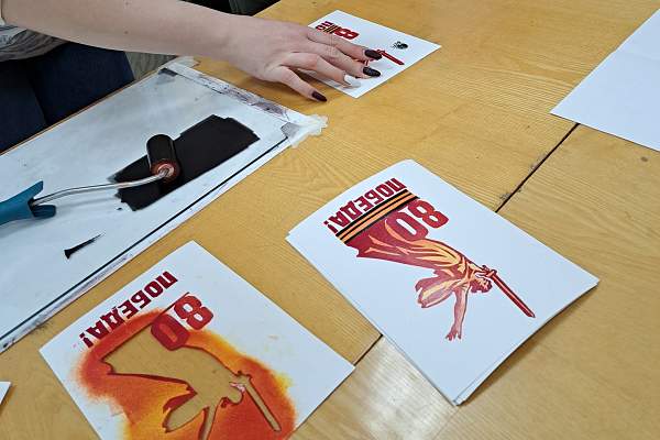 Открытки ко Дню Победы в технике линогравюры