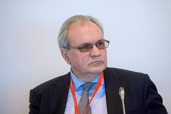 Андрей Логинов: В условиях новых вызовов важно обеспечить преемственность и укрепить многонациональность России