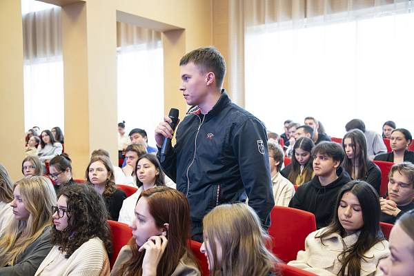 Карьера или дети. Зачем нужна корпоративная демографическая политика