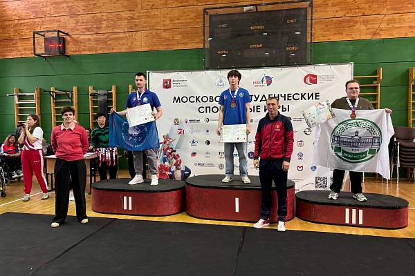 Дебют с характером: сборная РГГУ завоевала серебро на спортивных играх по дартсу