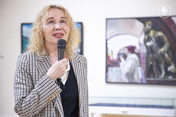 «Охотник за временем»: в РГГУ открылась выставка к юбилею художника Геннадия Животова   