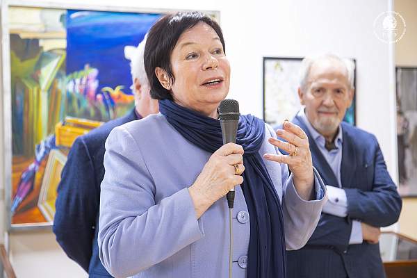 «Охотник за временем»: в РГГУ открылась выставка к юбилею художника Геннадия Животова   