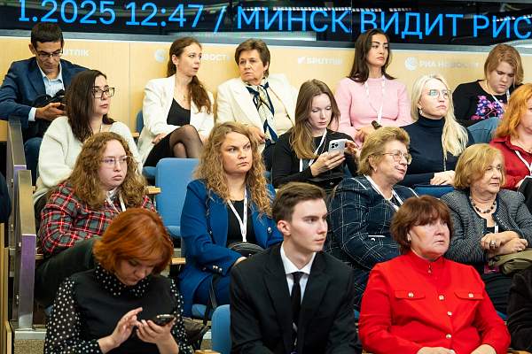 «Осознанная любовь к Родине рождается из знания её истории»: ректор РГГУ на Форуме российской идентичности