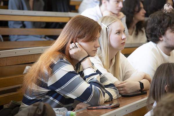 Безупречное произношение: в РГГУ прошел студенческий фонетический конкурс
