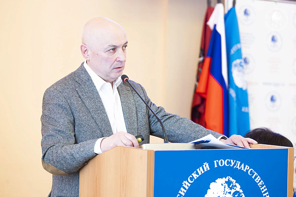 «Социально-гуманитарное знание в эпоху “гибридного интеллекта”»: в РГГУ стартовали XIX Гуманитарные чтения