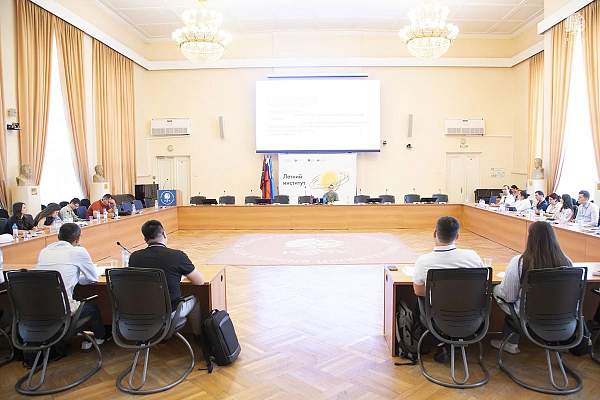 От инженерных гениев Возрождения до цифровой дипломатии: второй день «Летнего института» в РГГУ