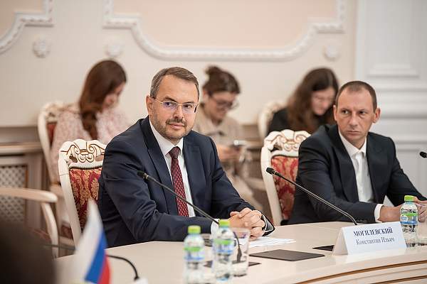 «Жизнь важно прожить без сожалений»: истории участников СВО, которые учатся в РГГУ