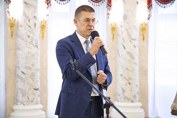 «Карамзинская ассамблея» в Остафьево: РГГУ и «Русский Парнас» открыли первый гуманитарный конгресс-фестиваль