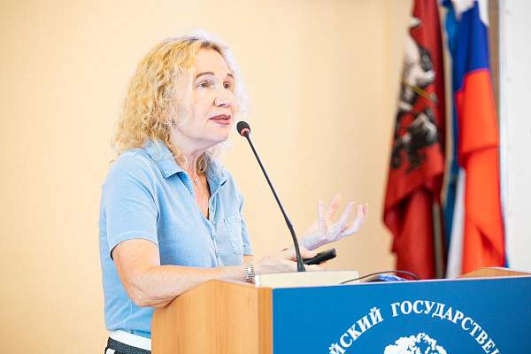 От оцифровки данных к интерпретации смыслов: в РГГУ обсудили будущее гуманитарного знания