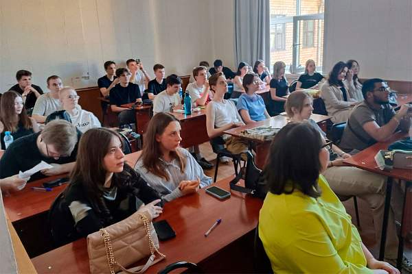 В Институте правоведения РГГУ состоялась интеллектуально-познавательная игра  «Грамотный потребитель»