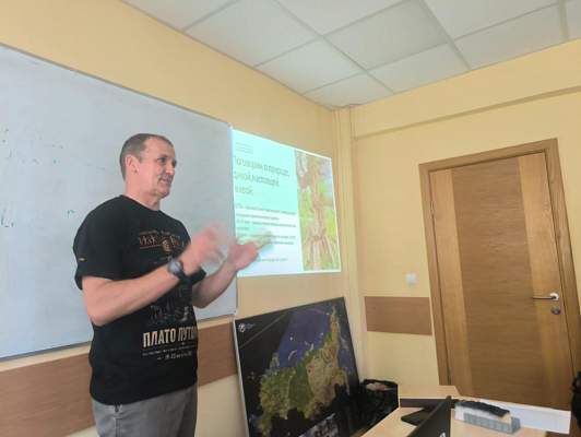 Встреча с Грудининым Михаилом Юрьевичем, основателем "Skolkovo Travel Club", президентом клуба бизнес-путешественников "X-team" прошла на факультете туризма и гостеприимства