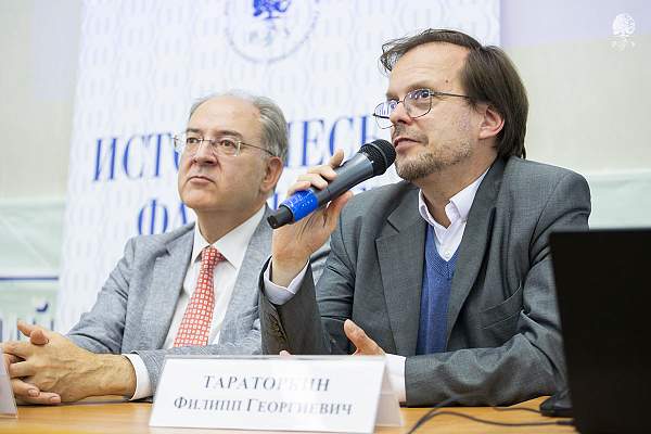Замглавы Минобрнауки России Константин Могилевский поздравил первокурсников РГГУ с Днём знаний