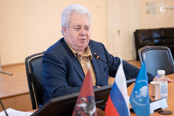Андрей Логинов обсудил приоритеты развития РГГУ с коллективом Института евразийских и восточных исследований