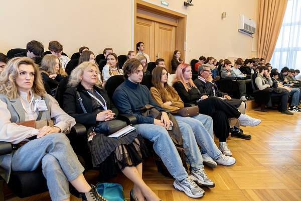 Новороссия пишет новую историю: в РГГУ подвели итоги «Азовского форума развития»