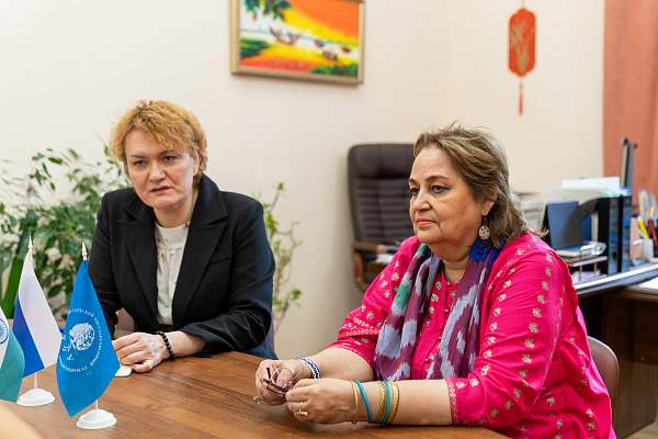 РГГУ с визитом посетила профессор университета Пуны имени Савитрибаи Пхуле (Индия) Анагха Бхат-Бехере