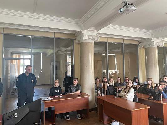 В Институте правоведения РГГУ прошла встреча студентов юридического факультета с представителями Московской полиции на тему: «Публичная служба: работа или призвание».