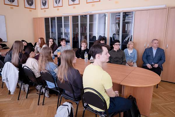 Публичная лекция «Экономика свободного заработка: состояние и проблемы развития в России»