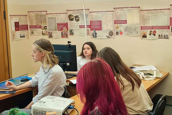 В РГГУ прошло заседание СНО «Документ. Архив. Дипломатия»