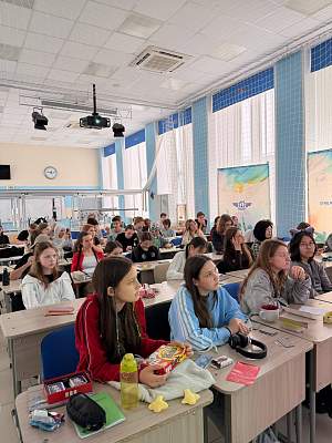 Преподаватели Института лингвистики провели занятия по лингвистике для школьников в Казани