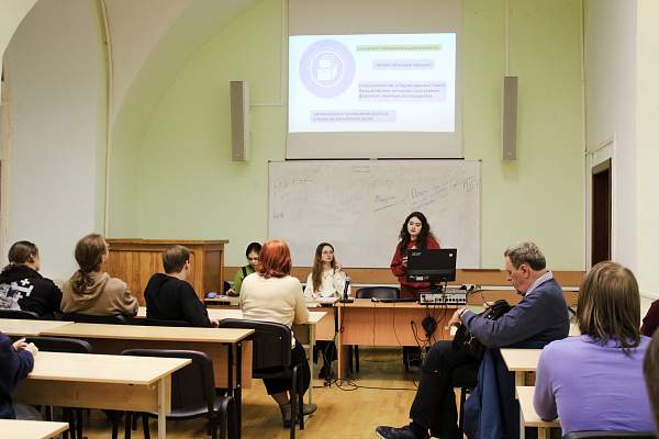 Ярмарка СНО прошла на Факультете архивоведения и документоведения