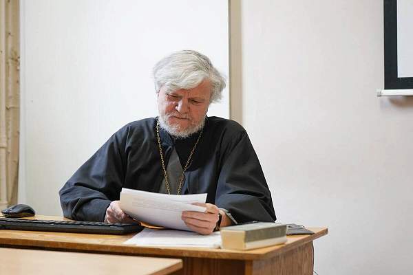 Дискуссия о божественном: в РГГУ обсудили основные нарративы современной философии религии и теологии 