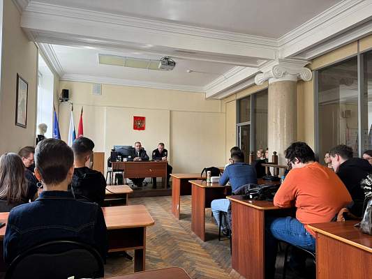 В Институте правоведения РГГУ прошла встреча студентов юридического факультета с представителями Московской полиции на тему: «Публичная служба: работа или призвание».