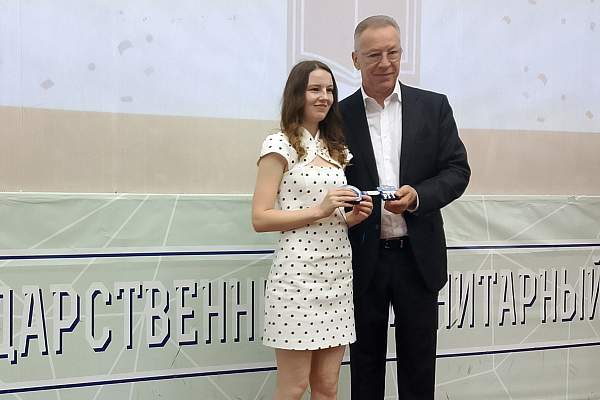 Поздравляем выпускников ИИНТБ с окончанием обучения!