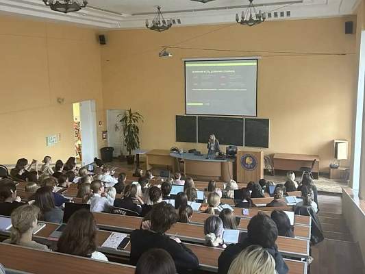 Личный контент как новая повестка: на факультете медиакоммуникаций РГГУ прошла лекция «Блогеры как новые медиа»
