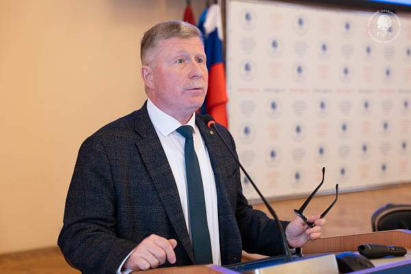 Развитие университетской науки и новые структурные горизонты: в РГГУ состоялось заседание Ученого совета