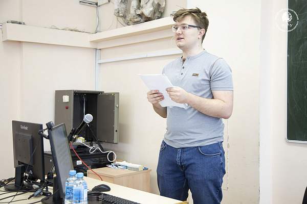 Диалог культур и вызовы ИИ: в РГГУ проходит конференция «Мост между мирами»