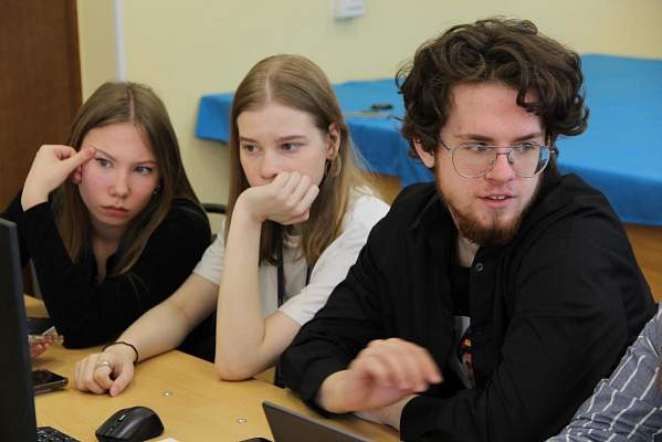 Взломать невозможное — возможно: подведены итоги CrossHack 4.0