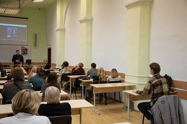 Значение истории и патриотизма: студенты РГГУ встретились с участником СВО 